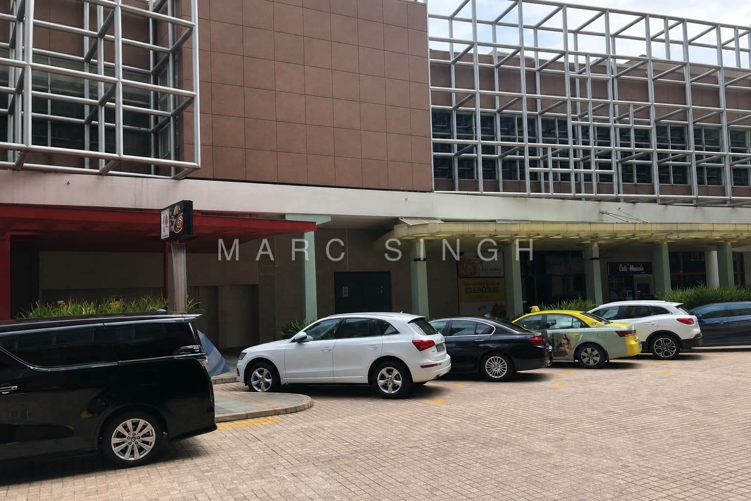 Prime Corner Restaurant in Suntec/Millenia/Marina Area! (High Visibility, High Traffic)